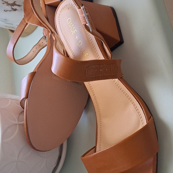 Sandals - Picture 3 of 4